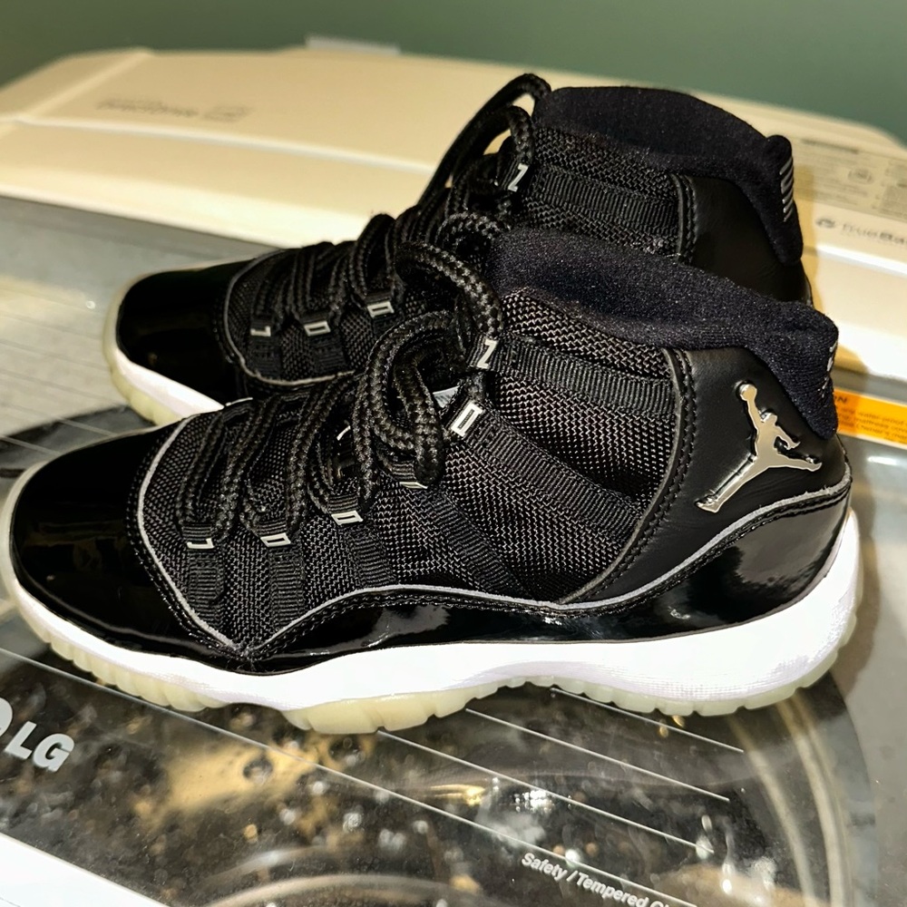 Air Jordan 11 Retro Black Jubilee kids 3.5